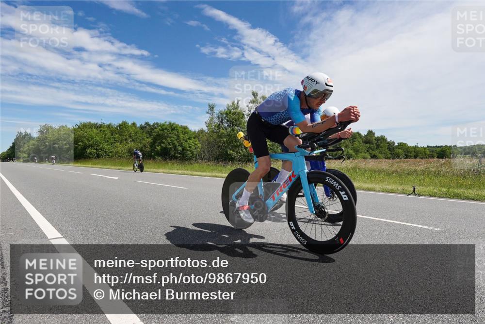 21.06.2026 - Viking Triathlon Michael Burmester http://msf.ph/oto/9867950 21.06.2026 11:43:42 Radfahren 31, 41, 58, 64, 66, 66, 68, 70, 86, 94, 101, 165, 316, 370, 371, 386, 419, 429, 441, 442, 546, 612, 668 meine-sportfotos.de