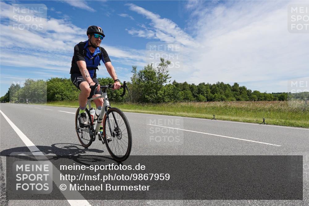 21.06.2026 - Viking Triathlon Michael Burmester http://msf.ph/oto/9867959 21.06.2026 11:43:47 Radfahren 41, 58, 64, 66, 66, 68, 68, 70, 86, 94, 101, 165, 255, 261, 316, 370, 386, 419, 429, 441, 442, 546, 612, 668 meine-sportfotos.de