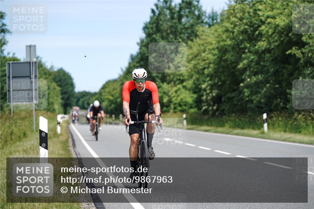 21.06.2026 - Viking Triathlon Michael Burmester http://msf.ph/oto/9867963 21.06.2026 12:21:56 Radfahren 41, 53, 83, 86, 100, 202, 205, 219, 238, 239, 243, 321, 324, 341, 429, 456, 467, 469, 533, 624, 632, 645, 668, 670 meine-sportfotos.de