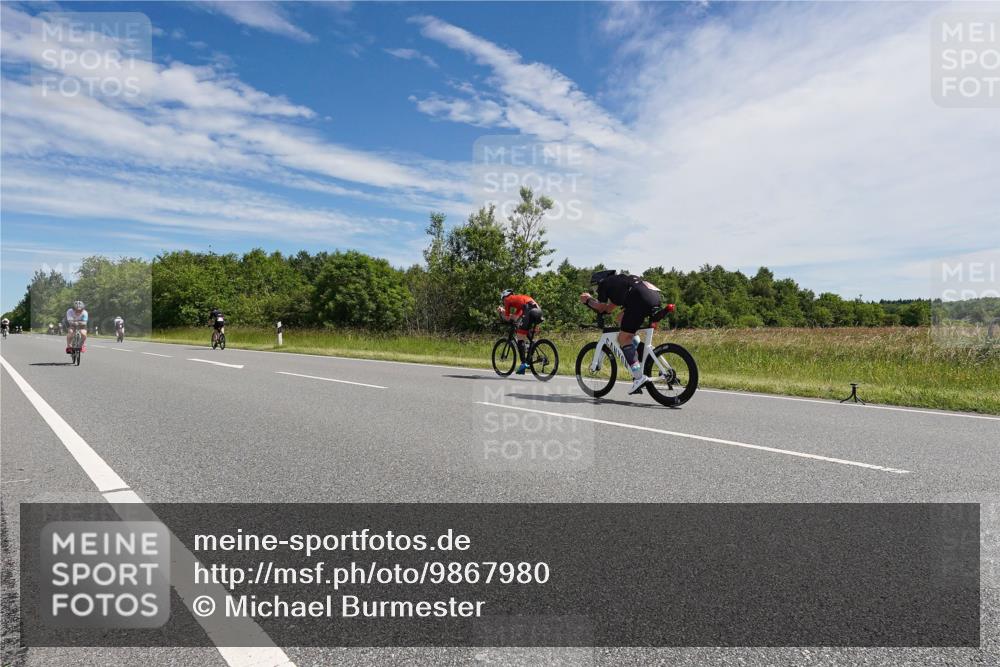 21.06.2026 - Viking Triathlon Michael Burmester http://msf.ph/oto/9867980 21.06.2026 11:43:59 Radfahren 20, 66, 68, 70, 70, 75, 255, 261, 370, 370, 386, 419, 441, 463, 642, 670 meine-sportfotos.de