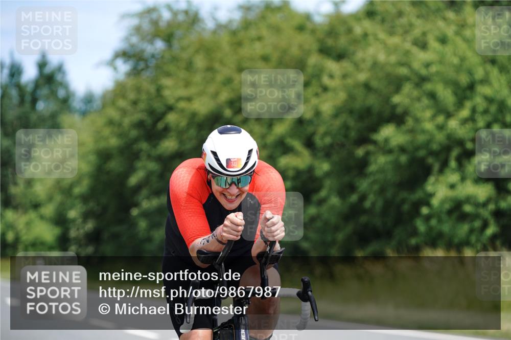 21.06.2026 - Viking Triathlon Michael Burmester http://msf.ph/oto/9867987 21.06.2026 12:21:58 Radfahren 41, 53, 83, 86, 100, 202, 205, 219, 238, 239, 243, 321, 324, 341, 429, 456, 467, 469, 533, 624, 632, 645, 668, 670 meine-sportfotos.de