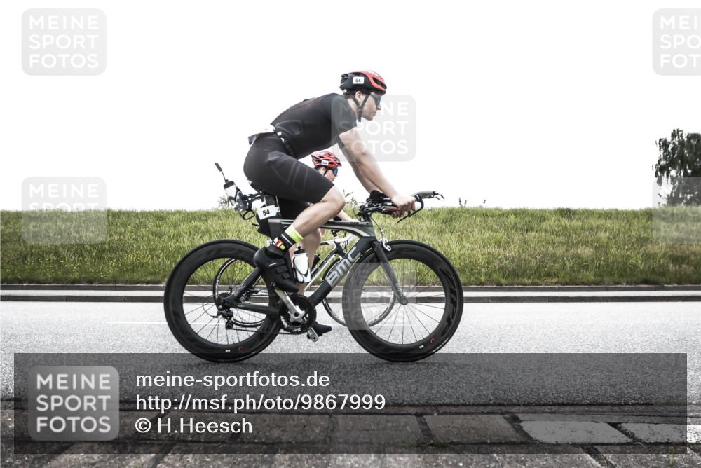 21.06.2026 - 29. Vierlanden-Triathlon H.Heesch http://msf.ph/oto/9867999 21.06.2026 10:43:15 Radfahren 19, 54, 167, 259, 260, 392, 443, 447, 448, 467 meine-sportfotos.de