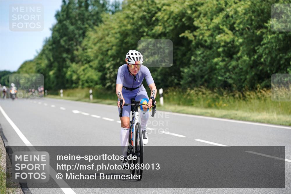 21.06.2026 - Viking Triathlon Michael Burmester http://msf.ph/oto/9868013 21.06.2026 12:22:03 Radfahren 41, 53, 83, 86, 202, 205, 219, 238, 239, 243, 318, 321, 324, 341, 369, 429, 456, 467, 469, 606, 645, 668, 670 meine-sportfotos.de