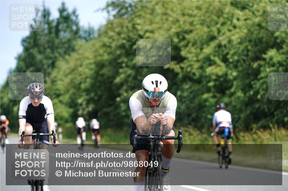 21.06.2026 - Viking Triathlon Michael Burmester http://msf.ph/oto/9868049 21.06.2026 12:22:20 Radfahren 94, 132, 142, 192, 205, 219, 239, 262, 318, 369, 467, 523, 548, 606, 644 meine-sportfotos.de