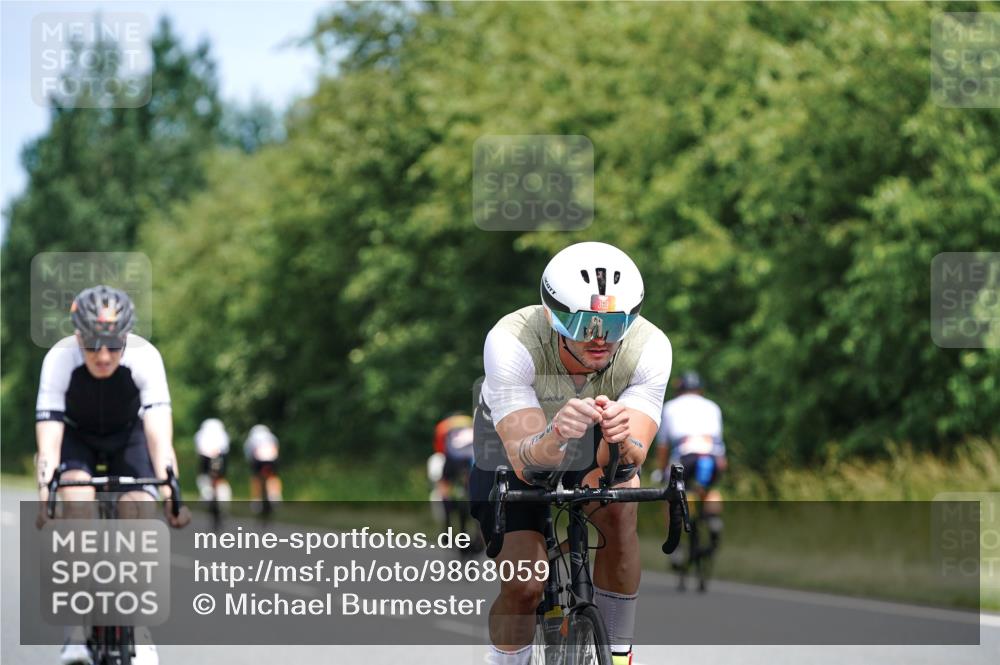 21.06.2026 - Viking Triathlon Michael Burmester http://msf.ph/oto/9868059 21.06.2026 12:22:20 Radfahren 94, 132, 142, 192, 205, 219, 239, 262, 318, 369, 467, 523, 548, 606, 644 meine-sportfotos.de