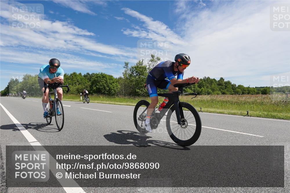 21.06.2026 - Viking Triathlon Michael Burmester http://msf.ph/oto/9868090 21.06.2026 11:44:32 Radfahren 44, 56, 166, 199, 211, 252, 266, 282, 348, 387, 411, 548, 561, 608, 613, 643 meine-sportfotos.de