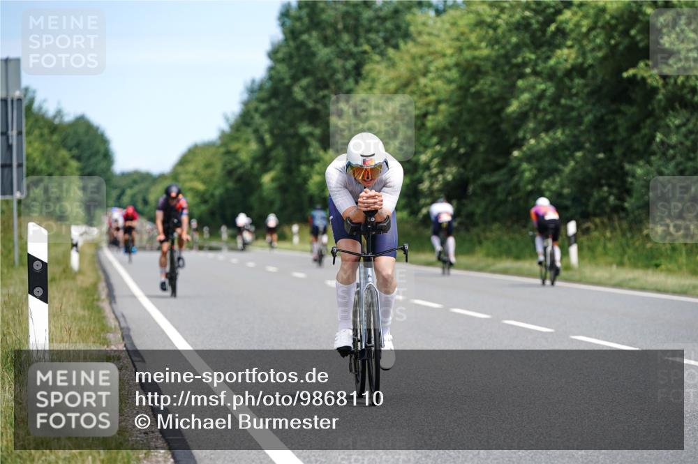 21.06.2026 - Viking Triathlon Michael Burmester http://msf.ph/oto/9868110 21.06.2026 12:22:28 Radfahren 94, 132, 134, 142, 192, 262, 279, 318, 329, 369, 442, 523, 548, 577, 606, 644 meine-sportfotos.de