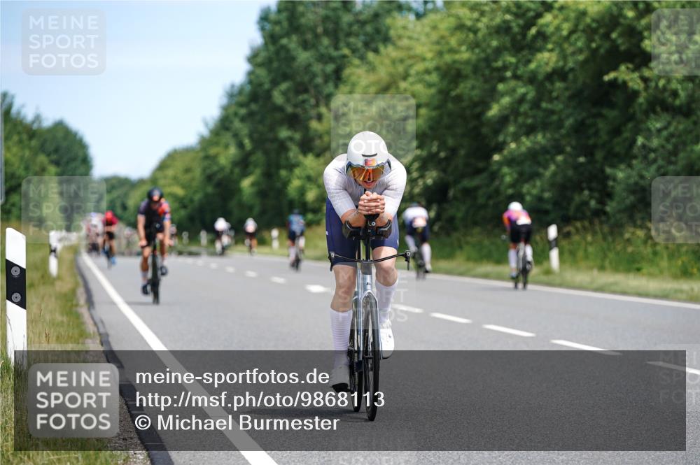 21.06.2026 - Viking Triathlon Michael Burmester http://msf.ph/oto/9868113 21.06.2026 12:22:28 Radfahren 94, 132, 134, 142, 192, 262, 279, 318, 329, 369, 442, 523, 548, 577, 606, 644 meine-sportfotos.de