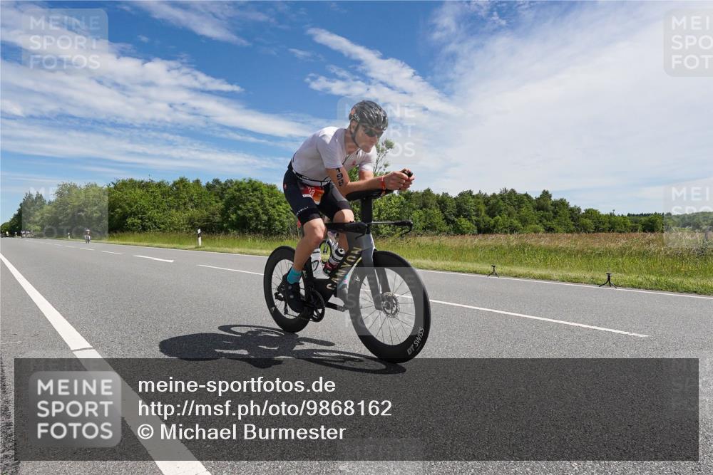 21.06.2026 - Viking Triathlon Michael Burmester http://msf.ph/oto/9868162 21.06.2026 11:45:12 Radfahren 72, 99, 113, 198, 198, 460, 484, 522, 526 meine-sportfotos.de