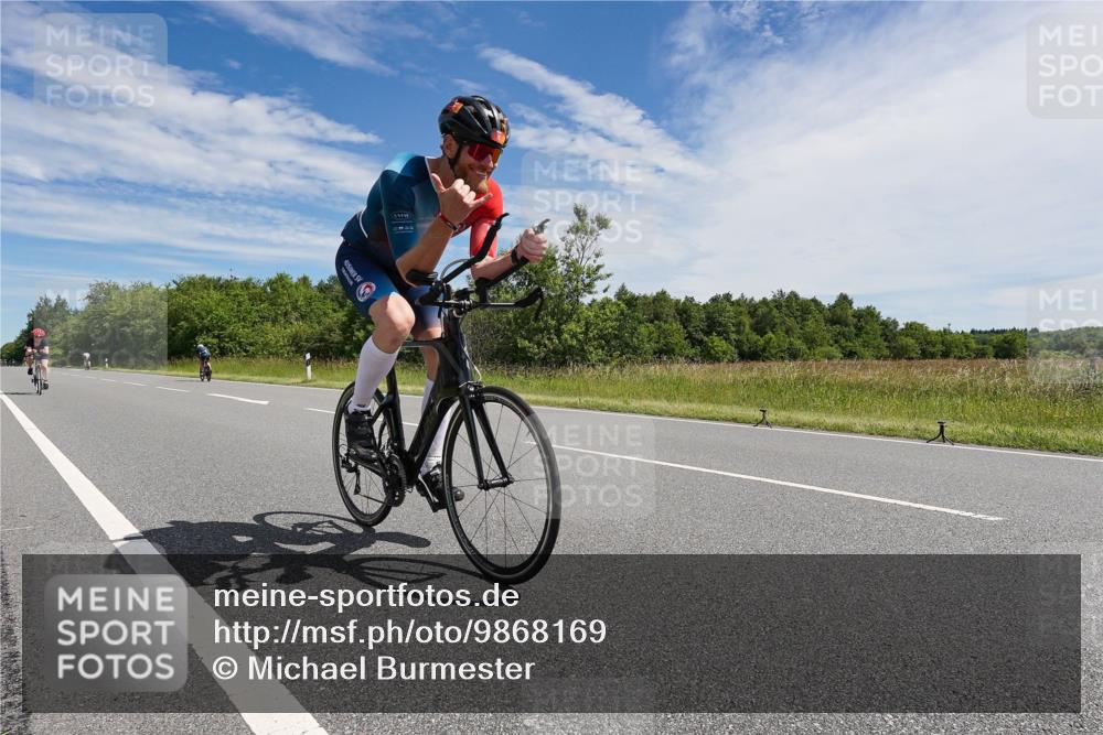 21.06.2026 - Viking Triathlon Michael Burmester http://msf.ph/oto/9868169 21.06.2026 11:45:30 Radfahren 8, 72, 78, 198, 259, 438, 484, 526, 560 meine-sportfotos.de
