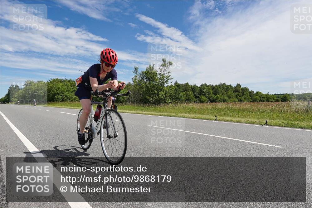 21.06.2026 - Viking Triathlon Michael Burmester http://msf.ph/oto/9868179 21.06.2026 11:45:32 Radfahren 8, 72, 78, 123, 198, 259, 438, 526, 560 meine-sportfotos.de