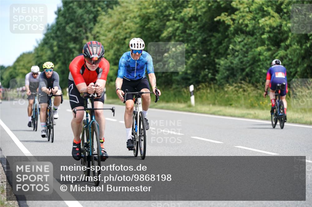 21.06.2026 - Viking Triathlon Michael Burmester http://msf.ph/oto/9868198 21.06.2026 12:22:44 Radfahren 132, 134, 142, 158, 279, 329, 364, 436, 442, 577, 630 meine-sportfotos.de
