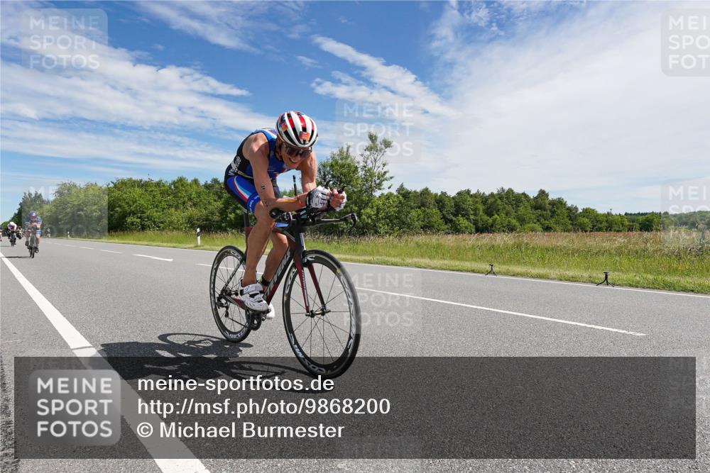 21.06.2026 - Viking Triathlon Michael Burmester http://msf.ph/oto/9868200 21.06.2026 11:45:54 Radfahren 46, 60, 111, 123, 138, 186, 186, 212, 227, 227, 245, 495, 532, 532, 541, 562 meine-sportfotos.de
