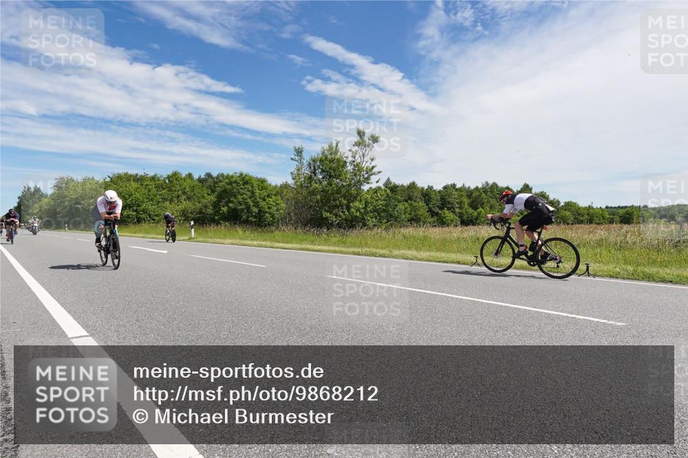 21.06.2026 - Viking Triathlon Michael Burmester http://msf.ph/oto/9868212 21.06.2026 11:45:56 Radfahren 46, 60, 111, 138, 186, 186, 212, 227, 227, 245, 495, 532, 532, 541, 562 meine-sportfotos.de