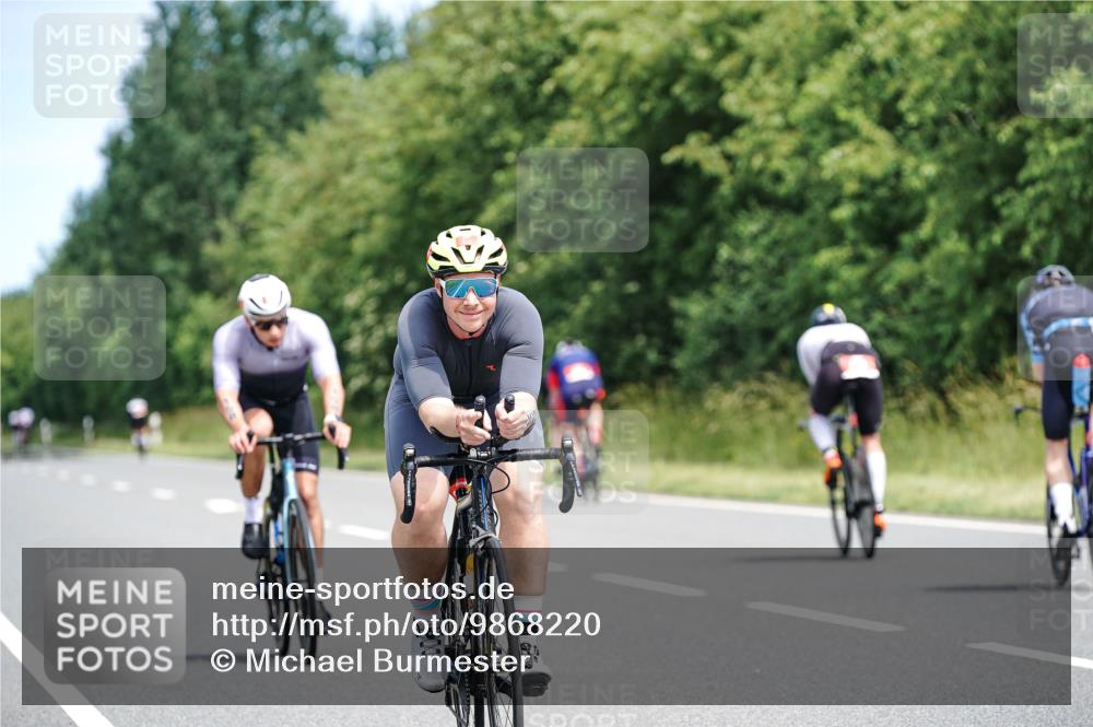 21.06.2026 - Viking Triathlon Michael Burmester http://msf.ph/oto/9868220 21.06.2026 12:22:46 Radfahren 134, 142, 158, 279, 329, 364, 436, 442, 577, 602, 630 meine-sportfotos.de