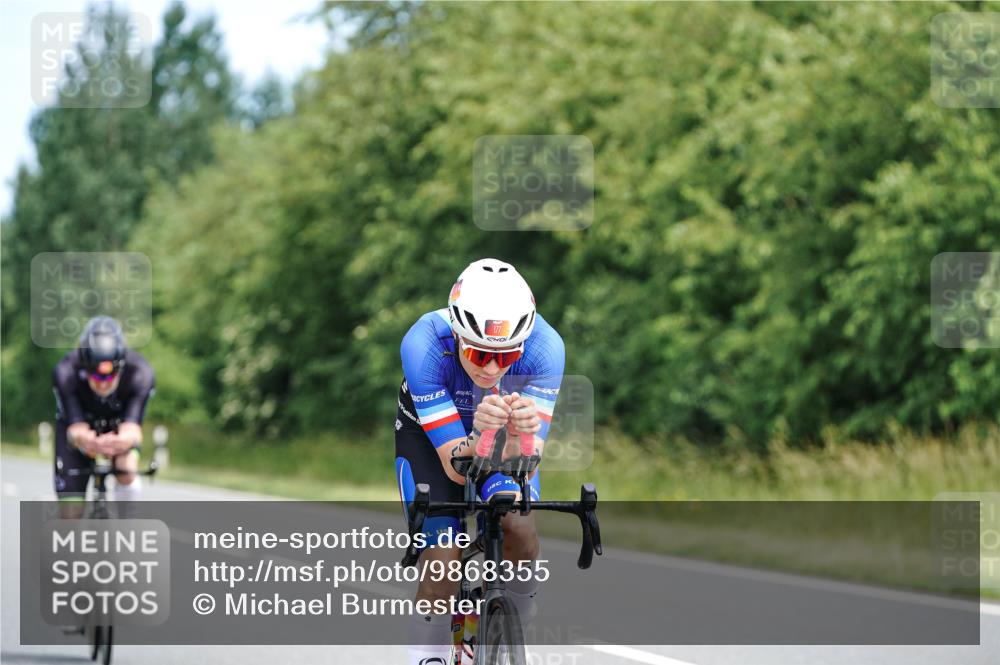 21.06.2026 - Viking Triathlon Michael Burmester http://msf.ph/oto/9868355 21.06.2026 12:23:35 Radfahren 8, 16, 46, 62, 65, 73, 98, 103, 119, 126, 136, 165, 177, 223, 225, 256, 256, 280, 380, 388, 457, 527, 530, 546, 563, 569, 605, 615, 634, 654 meine-sportfotos.de