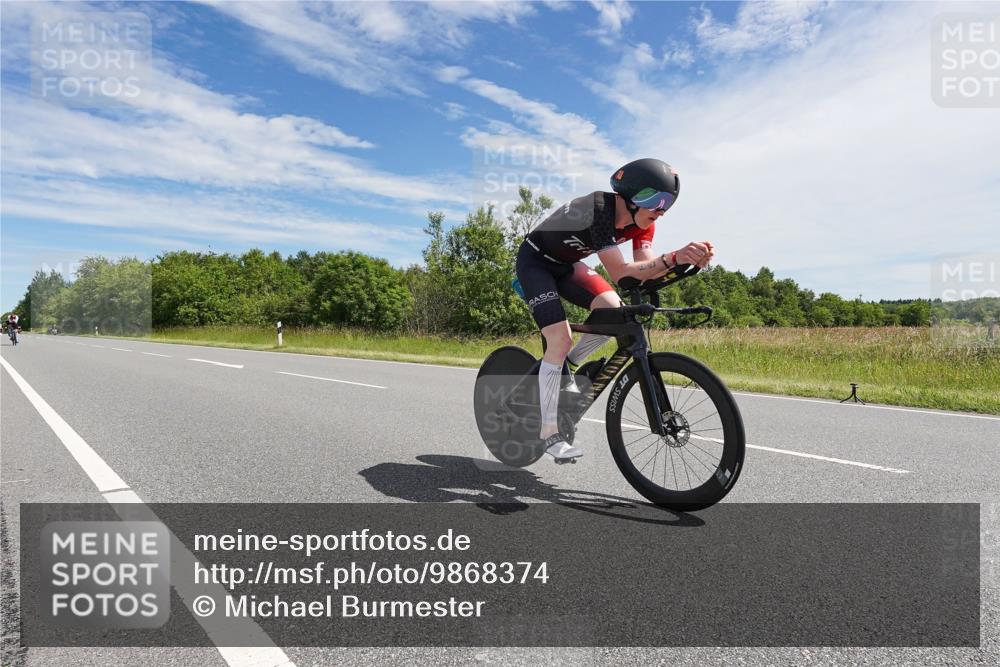 21.06.2026 - Viking Triathlon Michael Burmester http://msf.ph/oto/9868374 21.06.2026 11:47:39 Radfahren 24, 65, 74, 115, 115, 220, 270, 356, 378, 416, 450, 464, 483, 483, 569, 578 meine-sportfotos.de