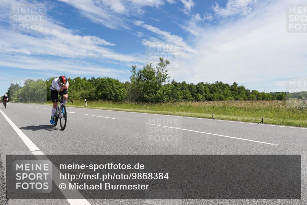 21.06.2026 - Viking Triathlon Michael Burmester http://msf.ph/oto/9868384 21.06.2026 11:47:41 Radfahren 24, 65, 74, 115, 185, 220, 270, 356, 378, 416, 450, 464, 483, 483, 569, 578 meine-sportfotos.de