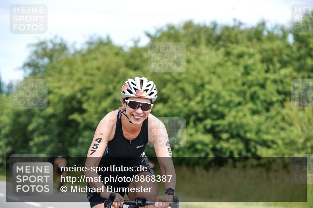 21.06.2026 - Viking Triathlon Michael Burmester http://msf.ph/oto/9868387 21.06.2026 12:23:38 Radfahren 8, 16, 46, 62, 65, 73, 98, 103, 119, 126, 136, 165, 177, 222, 223, 225, 256, 256, 280, 380, 388, 457, 527, 530, 546, 563, 569, 605, 615, 634, 654 meine-sportfotos.de