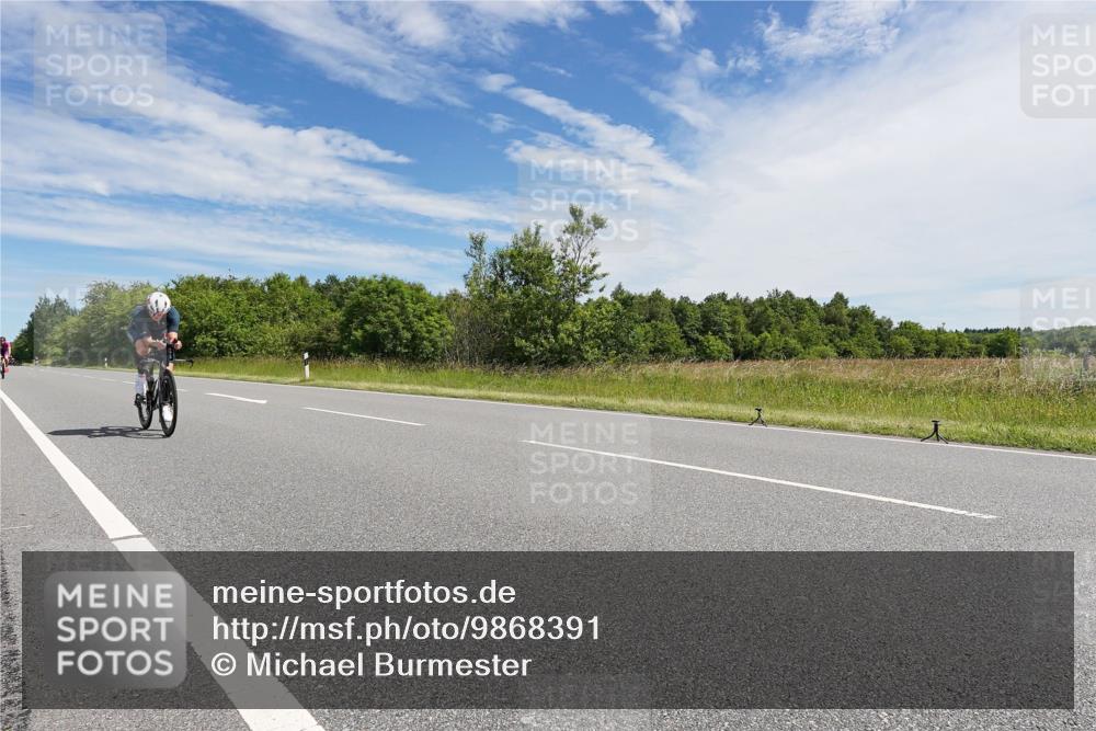 21.06.2026 - Viking Triathlon Michael Burmester http://msf.ph/oto/9868391 21.06.2026 11:47:43 Radfahren 24, 65, 74, 115, 185, 220, 270, 356, 378, 416, 450, 464, 483, 483, 569, 578 meine-sportfotos.de