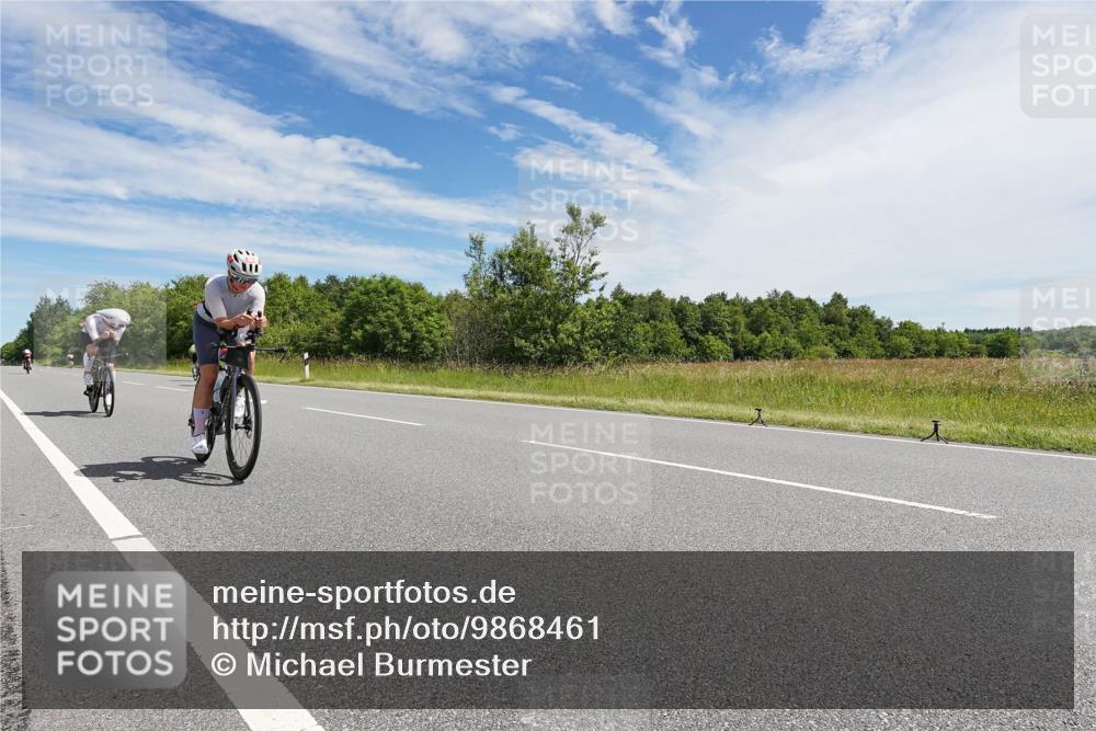 21.06.2026 - Viking Triathlon Michael Burmester http://msf.ph/oto/9868461 21.06.2026 11:48:27 Radfahren 34, 45, 97, 125, 125, 150, 150, 188, 197, 250, 303, 327, 340, 434, 485, 553, 553, 616, 622, 622, 651, 651, 652, 663, 665, 669 meine-sportfotos.de
