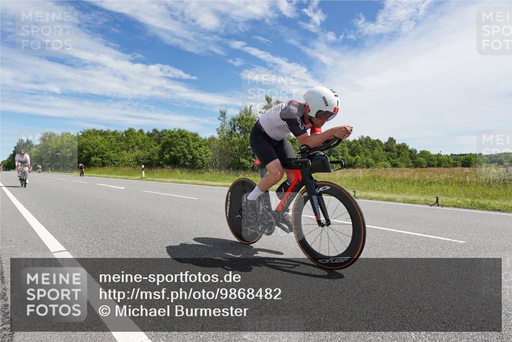 21.06.2026 - Viking Triathlon Michael Burmester http://msf.ph/oto/9868482 21.06.2026 11:48:31 Radfahren 34, 45, 97, 125, 125, 150, 150, 188, 197, 250, 303, 327, 340, 434, 485, 553, 553, 616, 622, 622, 651, 652, 663, 665, 669 meine-sportfotos.de