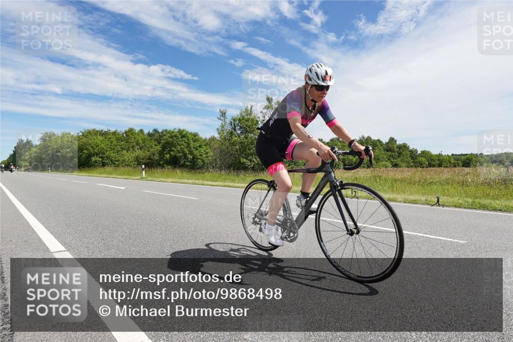 21.06.2026 - Viking Triathlon Michael Burmester http://msf.ph/oto/9868498 21.06.2026 11:48:37 Radfahren 34, 125, 125, 150, 150, 188, 250, 250, 283, 291, 303, 327, 434, 485, 553, 553, 616, 616, 622, 622, 651, 652, 665, 669 meine-sportfotos.de