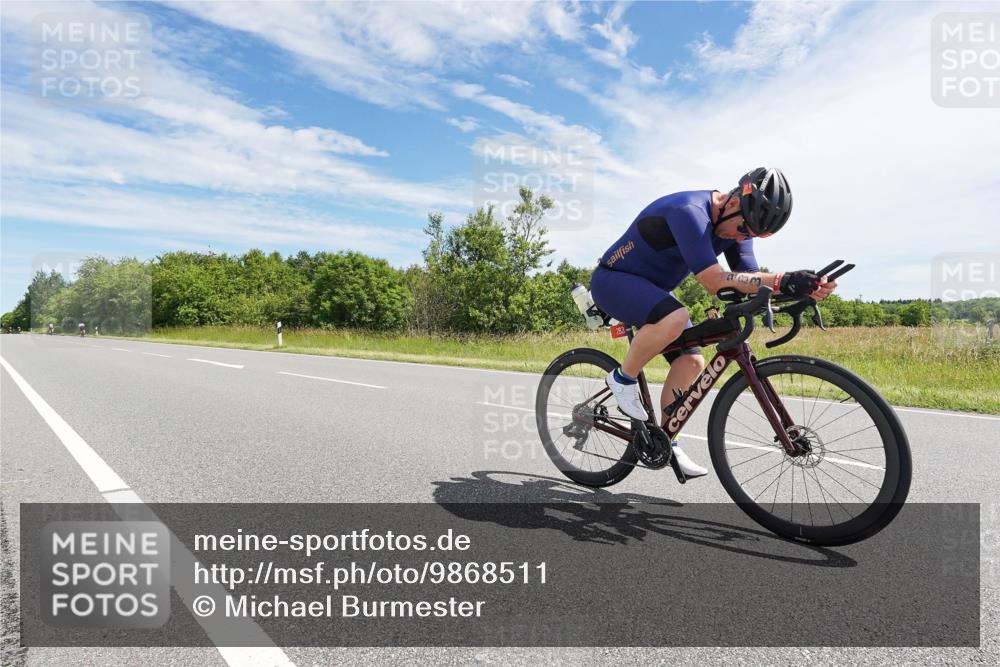 21.06.2026 - Viking Triathlon Michael Burmester http://msf.ph/oto/9868511 21.06.2026 11:48:47 Radfahren 125, 150, 250, 250, 283, 291, 305, 553, 616, 622, 669 meine-sportfotos.de