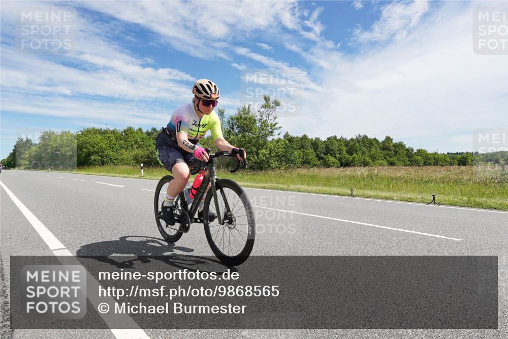 21.06.2026 - Viking Triathlon Michael Burmester http://msf.ph/oto/9868565 21.06.2026 11:49:31 Radfahren 9, 38, 168, 175, 207, 302, 368, 489, 498 meine-sportfotos.de