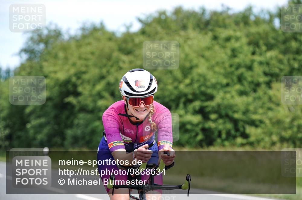 21.06.2026 - Viking Triathlon Michael Burmester http://msf.ph/oto/9868634 21.06.2026 12:24:09 Radfahren 58, 164, 353, 357, 357, 358, 368, 534 meine-sportfotos.de