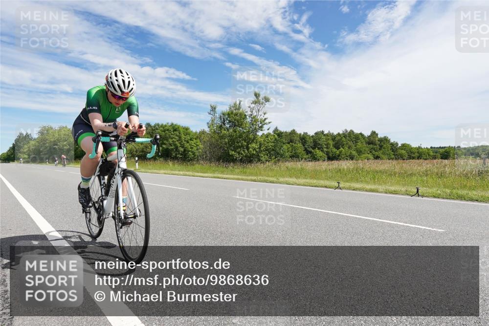 21.06.2026 - Viking Triathlon Michael Burmester http://msf.ph/oto/9868636 21.06.2026 11:49:55 Radfahren 40, 40, 93, 156, 156, 218, 224, 254, 333, 346, 393, 471, 482, 492, 493, 528, 614, 629, 633 meine-sportfotos.de