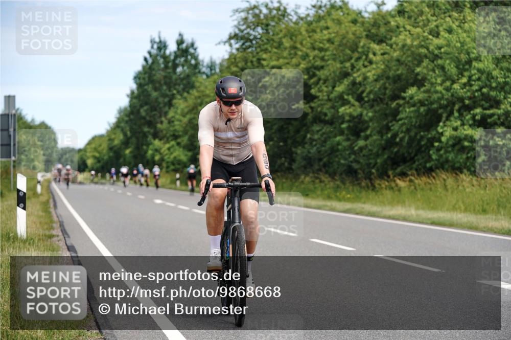 21.06.2026 - Viking Triathlon Michael Burmester http://msf.ph/oto/9868668 21.06.2026 12:24:26 Radfahren 164, 350, 358, 362, 362, 494, 660, 660 meine-sportfotos.de