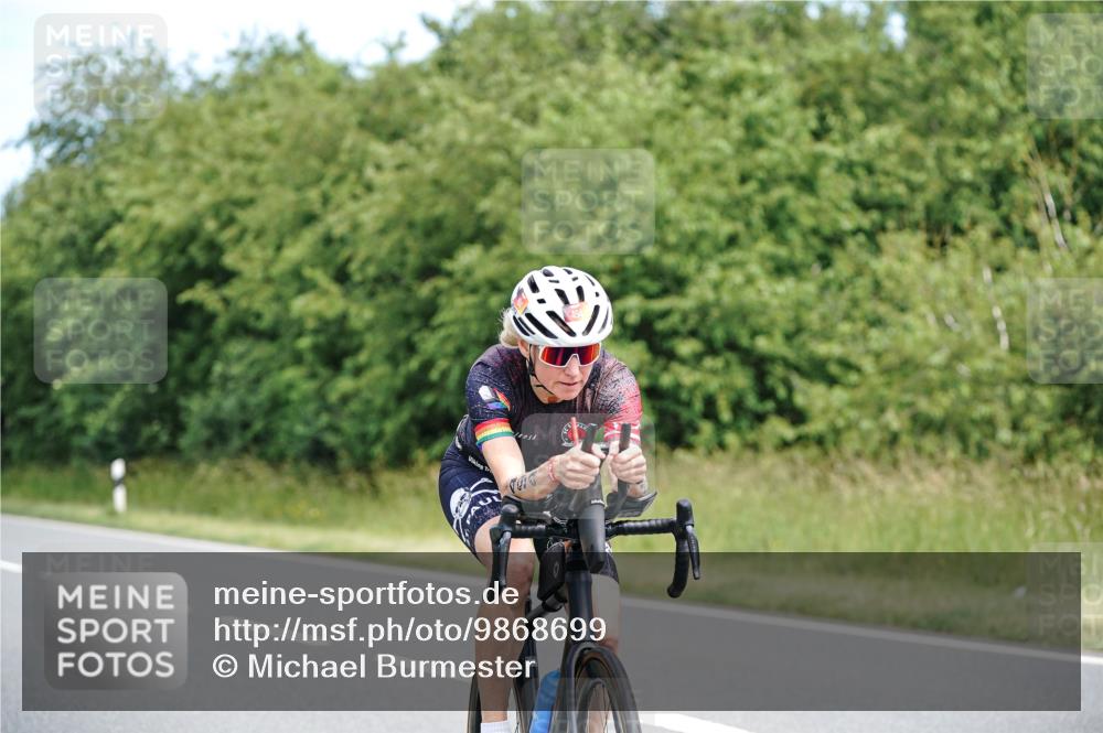 21.06.2026 - Viking Triathlon Michael Burmester http://msf.ph/oto/9868699 21.06.2026 12:24:37 Radfahren 54, 164, 208, 350, 352, 362, 362, 494, 660, 660 meine-sportfotos.de