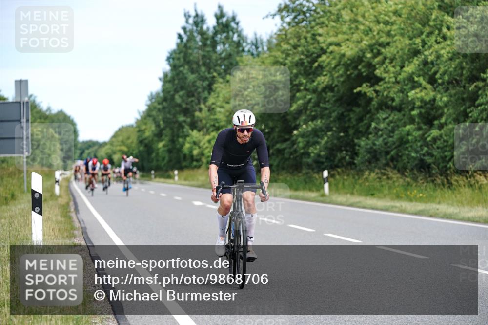 21.06.2026 - Viking Triathlon Michael Burmester http://msf.ph/oto/9868706 21.06.2026 12:24:40 Radfahren 54, 208, 350, 352, 362, 494, 660, 660 meine-sportfotos.de