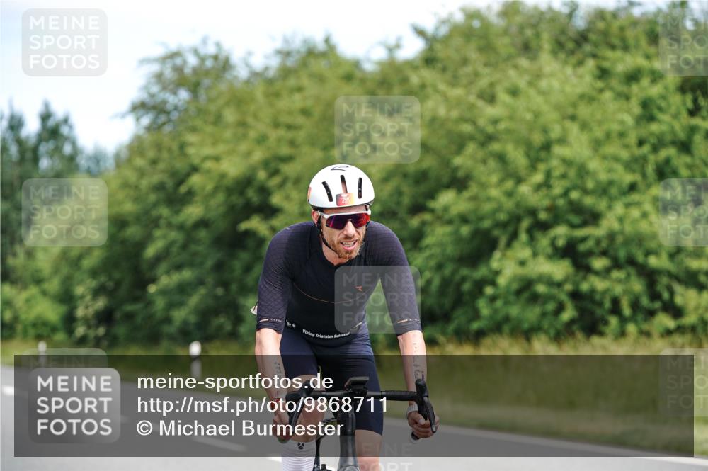 21.06.2026 - Viking Triathlon Michael Burmester http://msf.ph/oto/9868711 21.06.2026 12:24:41 Radfahren 54, 208, 350, 352, 362, 494, 660, 660 meine-sportfotos.de