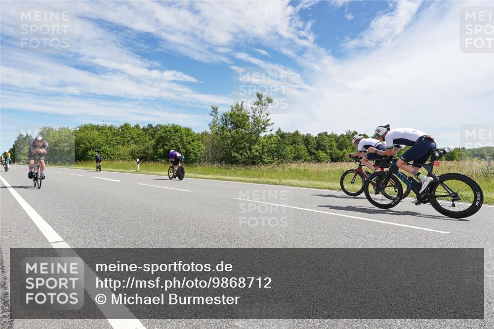 21.06.2026 - Viking Triathlon Michael Burmester http://msf.ph/oto/9868712 21.06.2026 11:50:36 Radfahren 33, 88, 92, 107, 151, 174, 229, 351, 376, 385, 414, 422, 512, 557, 574, 618, 641, 641 meine-sportfotos.de