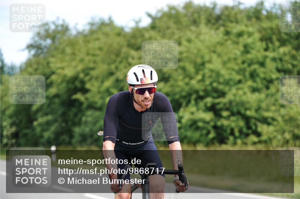 21.06.2026 - Viking Triathlon Michael Burmester http://msf.ph/oto/9868717 21.06.2026 12:24:41 Radfahren 54, 208, 350, 352, 362, 494, 660, 660 meine-sportfotos.de