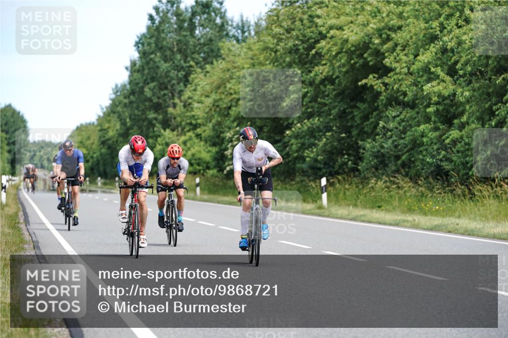 21.06.2026 - Viking Triathlon Michael Burmester http://msf.ph/oto/9868721 21.06.2026 12:24:46 Radfahren 48, 54, 176, 206, 208, 306, 313, 350, 352, 362, 494, 608, 660 meine-sportfotos.de