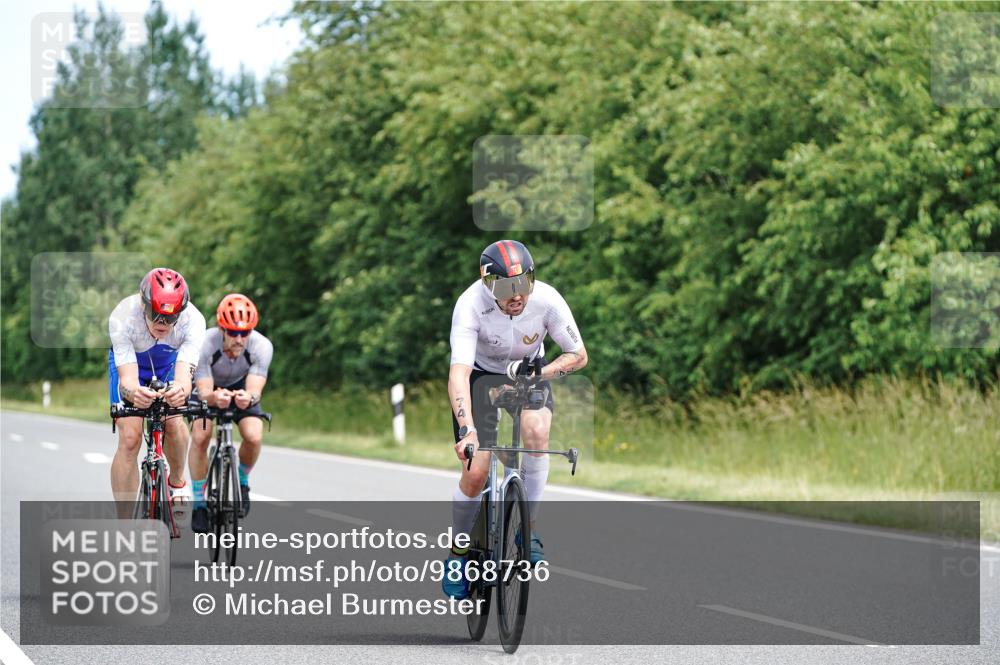 21.06.2026 - Viking Triathlon Michael Burmester http://msf.ph/oto/9868736 21.06.2026 12:24:47 Radfahren 48, 54, 176, 206, 208, 306, 313, 350, 352, 362, 494, 608, 660 meine-sportfotos.de