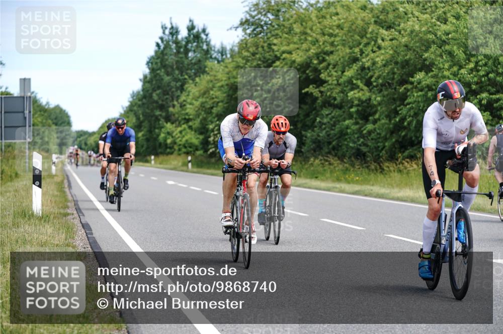 21.06.2026 - Viking Triathlon Michael Burmester http://msf.ph/oto/9868740 21.06.2026 12:24:48 Radfahren 48, 54, 173, 176, 206, 208, 306, 313, 350, 352, 362, 494, 608, 660 meine-sportfotos.de