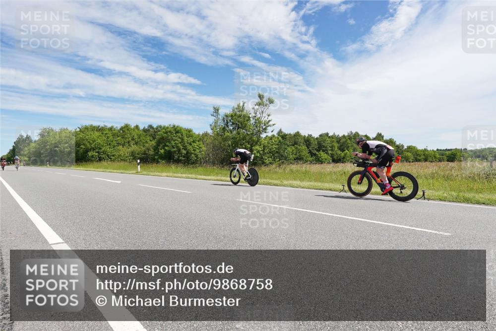 21.06.2026 - Viking Triathlon Michael Burmester http://msf.ph/oto/9868758 21.06.2026 11:51:07 Radfahren 106, 413, 564, 590, 647 meine-sportfotos.de