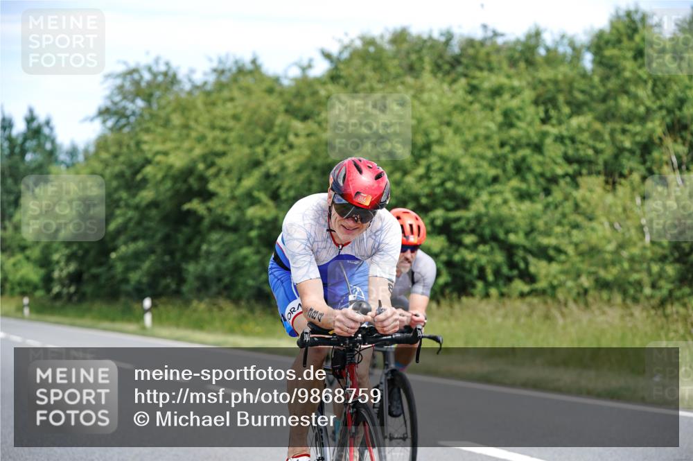 21.06.2026 - Viking Triathlon Michael Burmester http://msf.ph/oto/9868759 21.06.2026 12:24:48 Radfahren 48, 54, 173, 176, 206, 208, 306, 313, 350, 352, 362, 494, 608, 660 meine-sportfotos.de