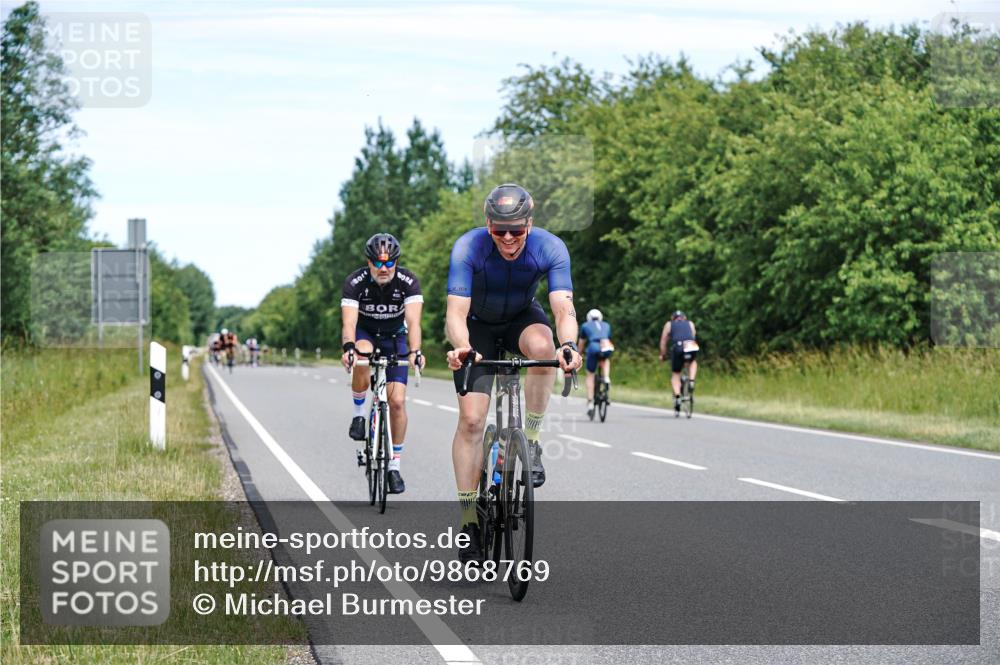 21.06.2026 - Viking Triathlon Michael Burmester http://msf.ph/oto/9868769 21.06.2026 12:24:50 Radfahren 48, 54, 166, 173, 176, 206, 208, 306, 313, 348, 350, 352, 362, 608, 660 meine-sportfotos.de