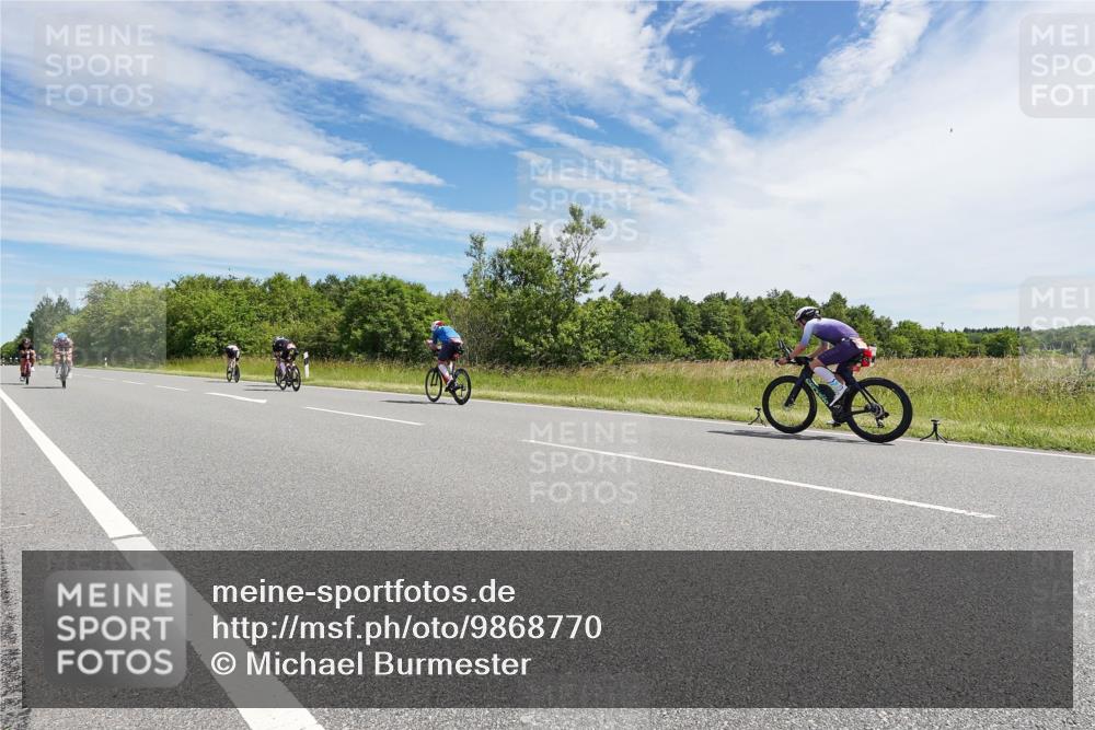 21.06.2026 - Viking Triathlon Michael Burmester http://msf.ph/oto/9868770 21.06.2026 11:51:09 Radfahren 106, 413, 564, 590, 647 meine-sportfotos.de