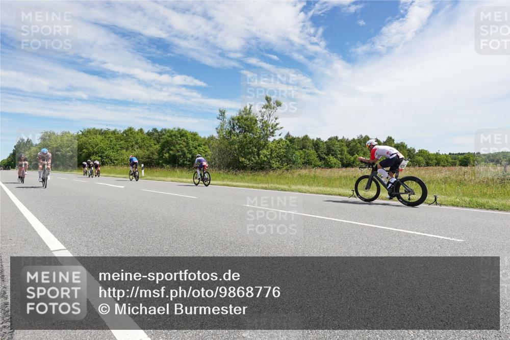 21.06.2026 - Viking Triathlon Michael Burmester http://msf.ph/oto/9868776 21.06.2026 11:51:10 Radfahren 106, 413, 502, 564, 590, 647 meine-sportfotos.de