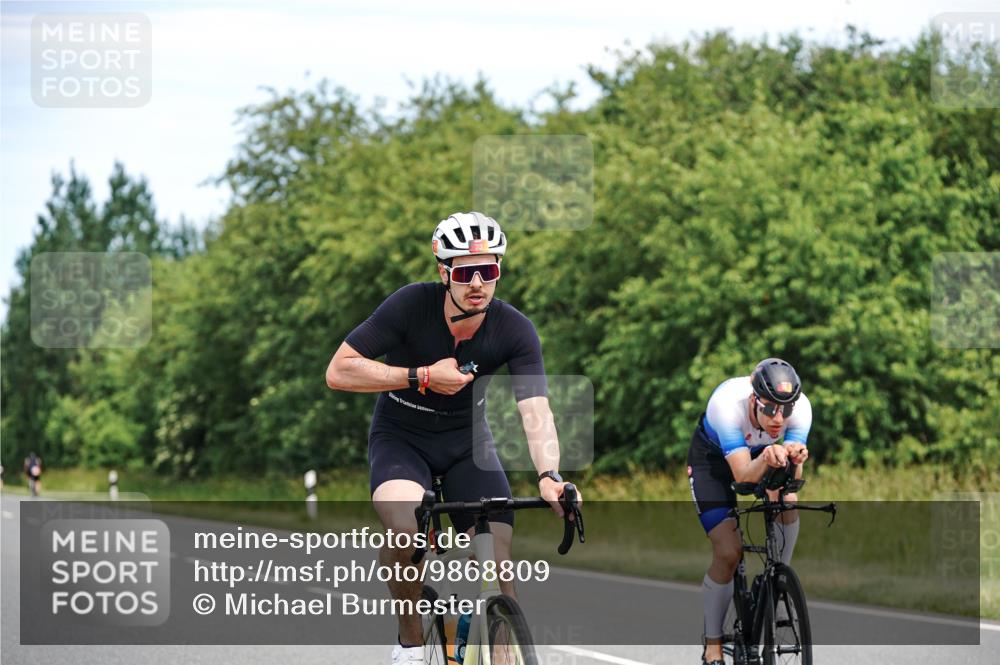 21.06.2026 - Viking Triathlon Michael Burmester http://msf.ph/oto/9868809 21.06.2026 12:25:03 Radfahren 26, 44, 48, 55, 91, 163, 166, 173, 176, 179, 206, 306, 313, 348, 419, 455, 565, 608 meine-sportfotos.de