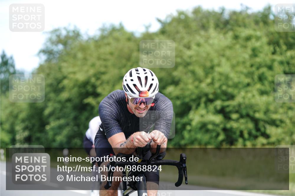 21.06.2026 - Viking Triathlon Michael Burmester http://msf.ph/oto/9868824 21.06.2026 12:25:06 Radfahren 26, 44, 48, 55, 91, 105, 163, 166, 173, 176, 179, 206, 306, 313, 316, 348, 387, 419, 455, 565, 608 meine-sportfotos.de