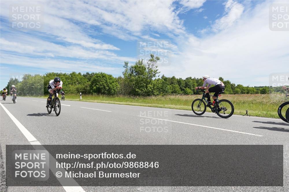 21.06.2026 - Viking Triathlon Michael Burmester http://msf.ph/oto/9868846 21.06.2026 11:52:03 Radfahren 61, 77, 80, 80, 141, 359, 410, 423, 491, 550, 636 meine-sportfotos.de