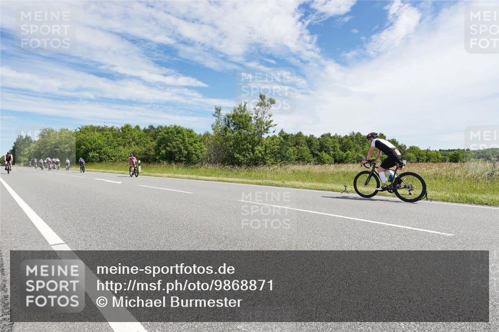 21.06.2026 - Viking Triathlon Michael Burmester http://msf.ph/oto/9868871 21.06.2026 11:52:09 Radfahren 61, 77, 80, 80, 141, 359, 410, 423, 491, 550, 636, 660 meine-sportfotos.de