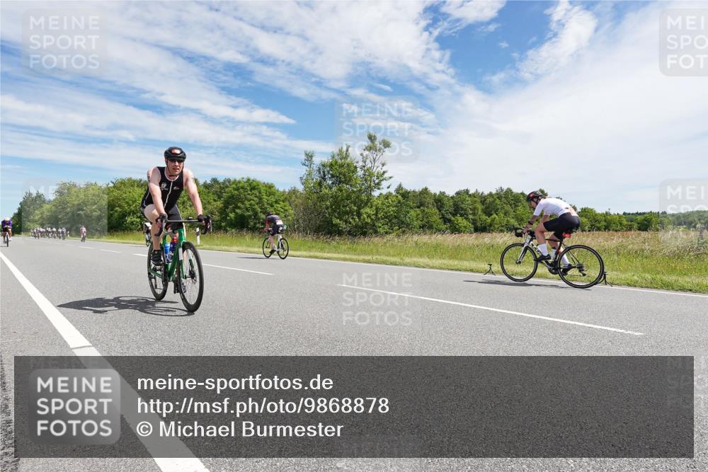 21.06.2026 - Viking Triathlon Michael Burmester http://msf.ph/oto/9868878 21.06.2026 11:52:12 Radfahren 61, 77, 80, 141, 410, 423, 491, 550, 636, 660 meine-sportfotos.de